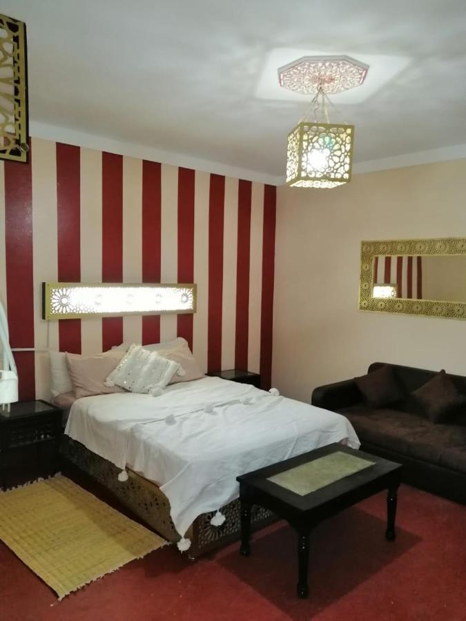 Riad Darga Rouge Ouled Bouzid Luaran gambar