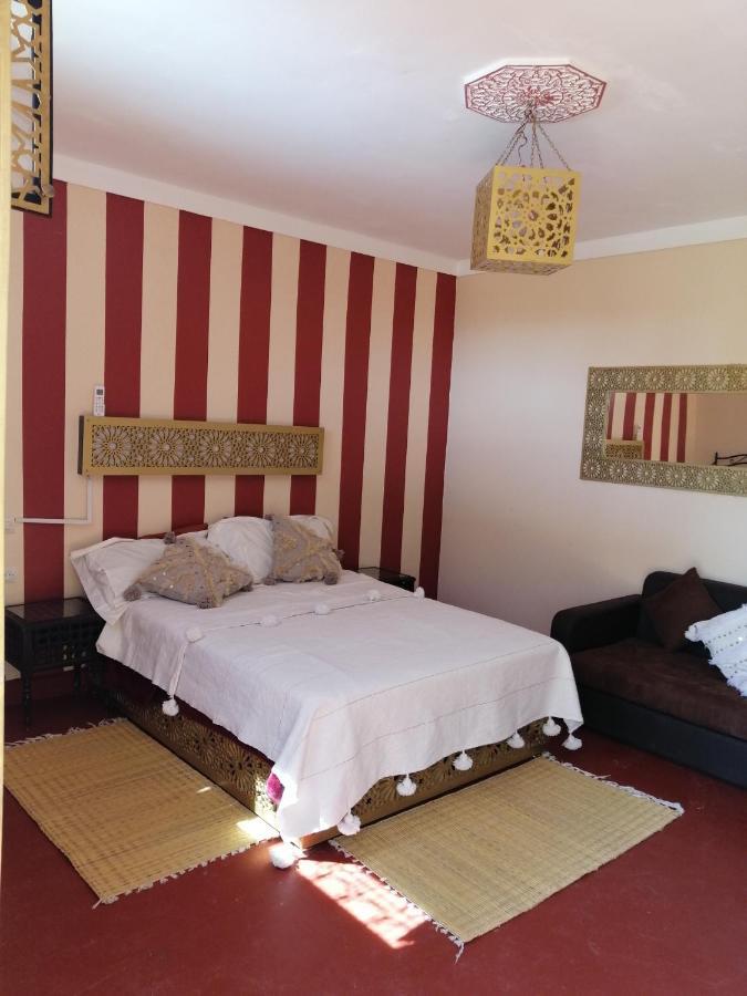 Riad Darga Rouge Ouled Bouzid Luaran gambar