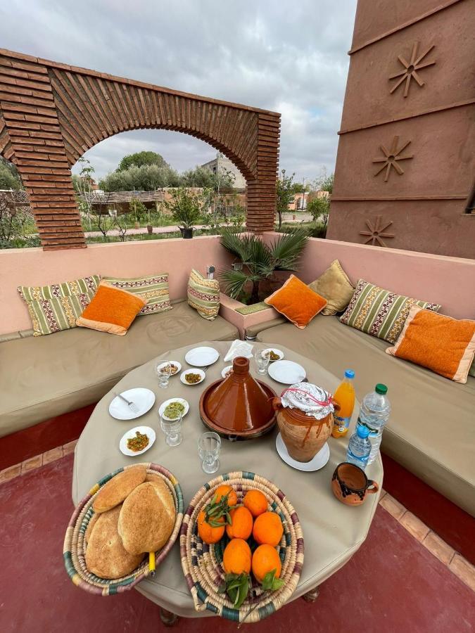 Riad Darga Rouge Ouled Bouzid Luaran gambar
